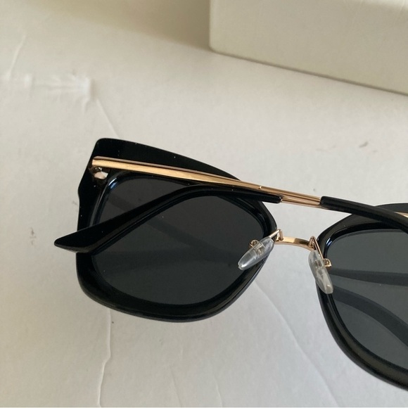 New Thick Frame Cat Eye Sunglasses Black & Gold - Picture 3 of 5
